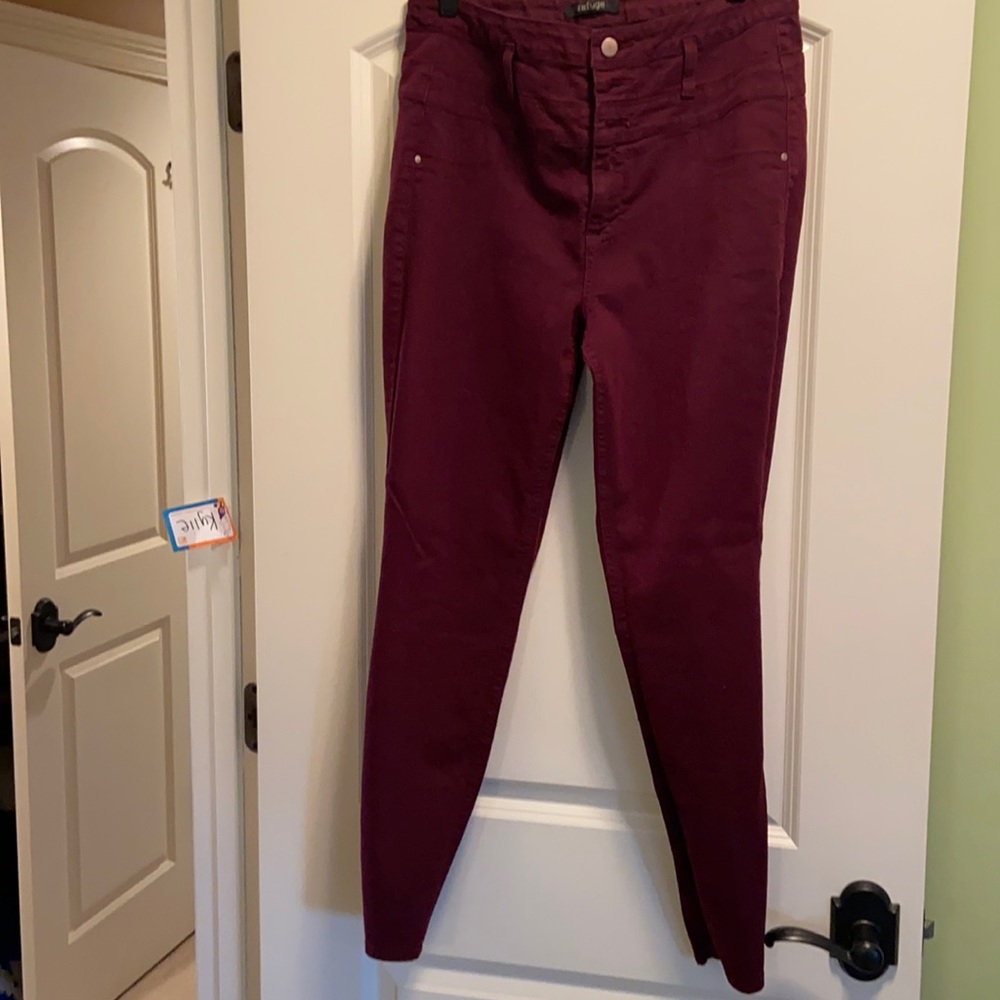 Maroon jeggings. High waist super skinny.